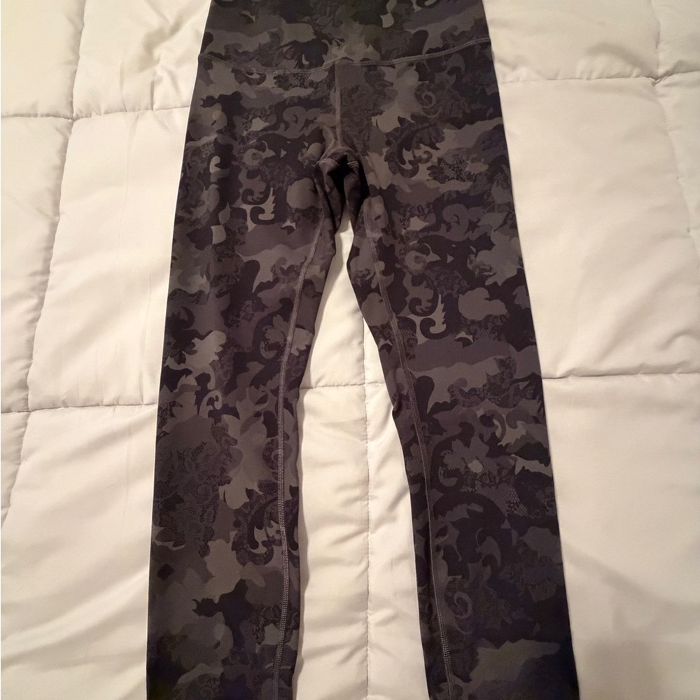 Wunder Train Crop 23’ Size 8 NEW